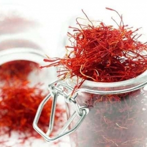 mua-saffron-nano-can-luu-y-dieu-gi